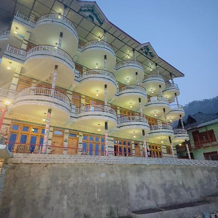 Eyesky, Tosh Hotel Exterior foto